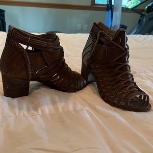Cute chunky heel open toe booties by Hot Rated.